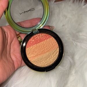 Mac freshen up highlighter